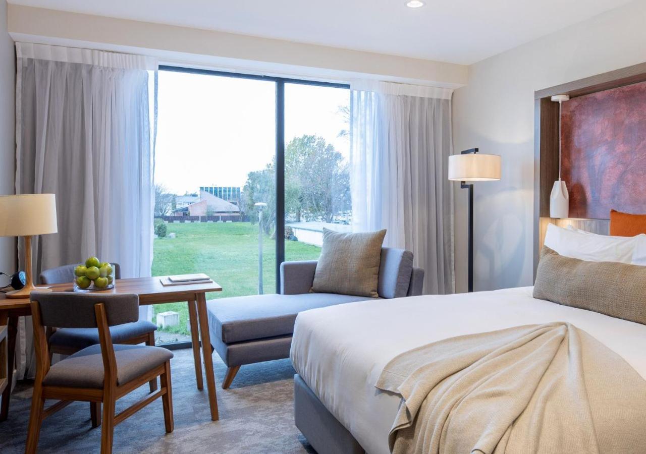 Sudima Christchurch City Luaran gambar A guest room at the Hotel at Old Town Scottsdale